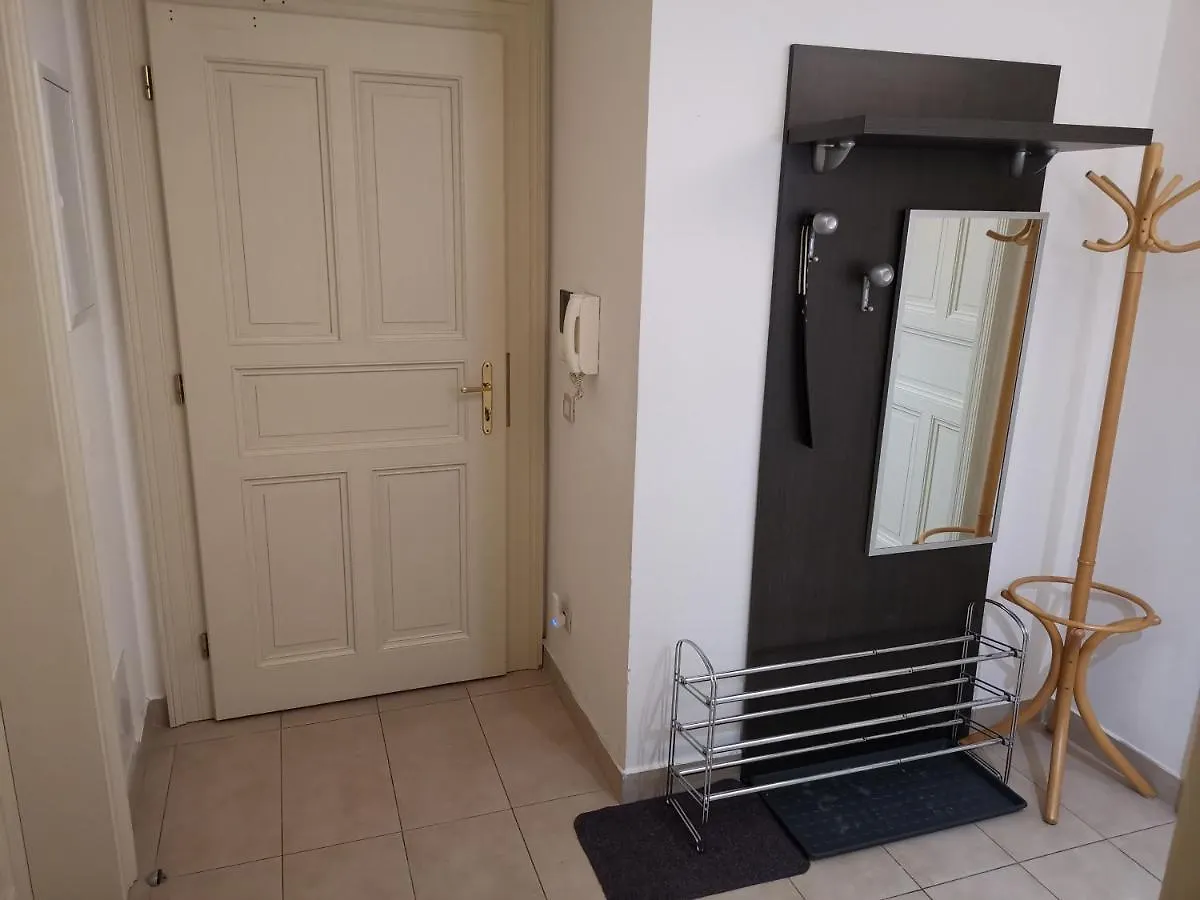 Quiet Apartment In Prague Center